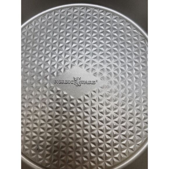 Nordic ware Round Baking Pan - Picture 2 of 4